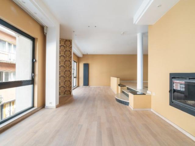 Centrum Lokeren groot appartement met privé lift!