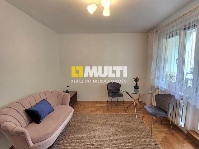 Centrum, 2 pokoje na parterze z dużym balkonem