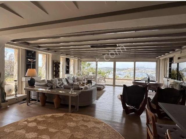 Century21 Den Bardakçı'da Emsalsiz Kiralık Havuzlu Villa.