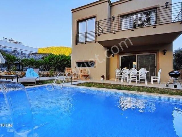 Century21'den Uzun Vadeli Denize Yakın, Harika Müstakil Villa