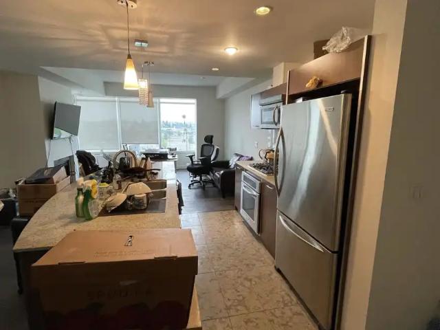 Century Park Luxury Condo: 1 Bed 1 Bath