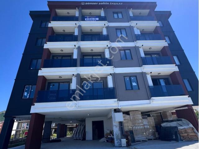 Century 21 ' Den Denize Yürüme Mesafesinde 1+1 Kiralık Daire !