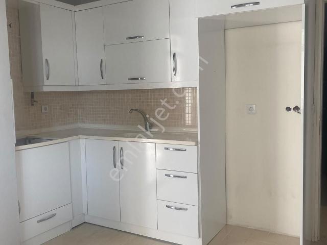 Century 21'den Karşıyaka'da Kiralık 1+1