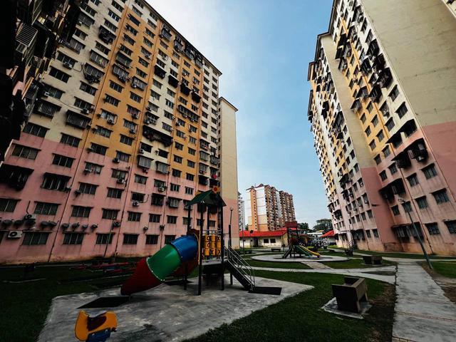 CENDANA APARTMENT Jalan Permaisuri 3 Kuala Lumpur