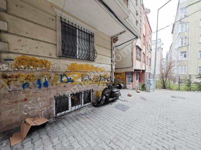 Cengiz Emlak'tan Yenibosna Pazar Pazarında 1+1 Krediye Uygun Bahçe Kat