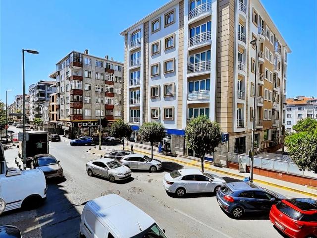 Cennet Mah. Bankalar Cad.köşe Bina'da Satılık Daire