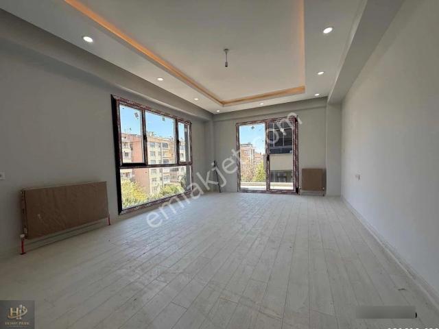 Cennet Mah.cadde Üstünde Sıfır Bina'da 6+2 Kiralık Daire