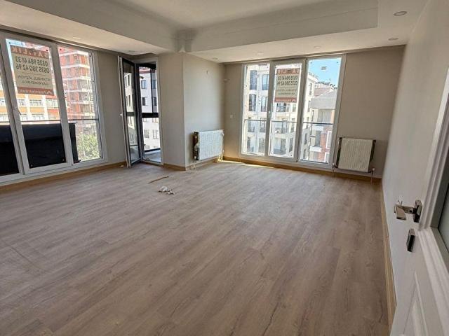 Cennet Mahallesinde Satılık Sıfır Binada 3+1 120 m2 5.kat K.Otoparklı Daire