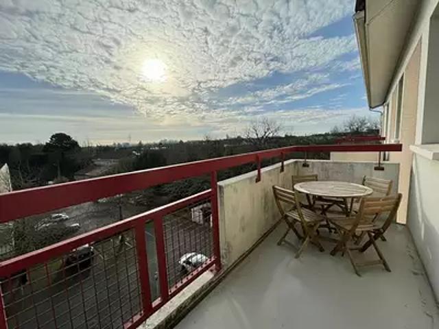 Cenon 33150 Achat / Vente appartement 2 pièces t2 au dernier étage parking