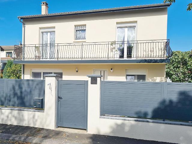 CEBAZAT CHARMANTE MAISON RENOVEE
