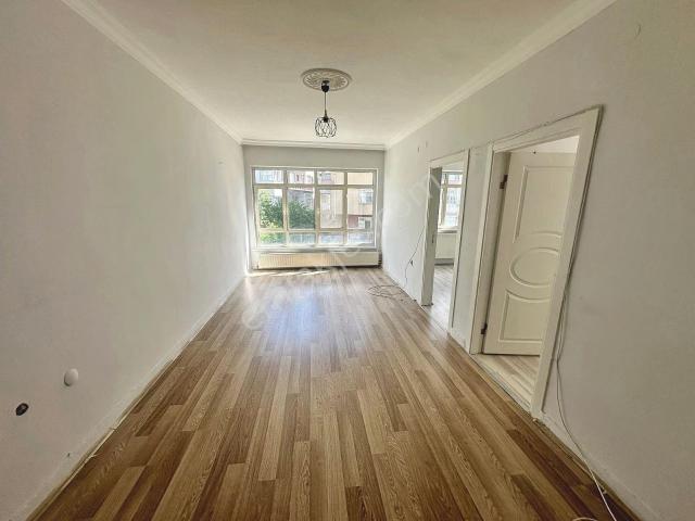 Cebeci Şehitlik Yakınında Ara Katta Full Yapılı 3+1 Satılık Daire