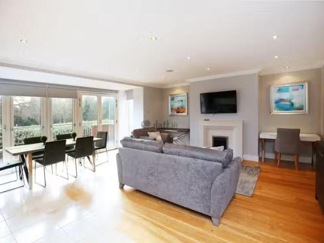 Cedar Lodge, Farmleigh Woods, Castleknock, Dublin 15 is for rent