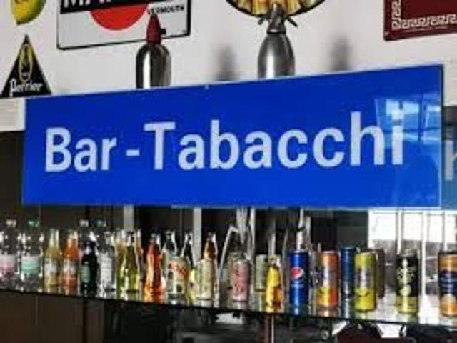 Cedesi a prezzo affare per motivi familiari avviato bar tabaccheria con cucinotto e veranda fissa, otima occasione per una coppia con aiuto di gestire un locale che avra un incremento di lavoro sostanzioso con il rifacimento del porto da centinaia di oper
