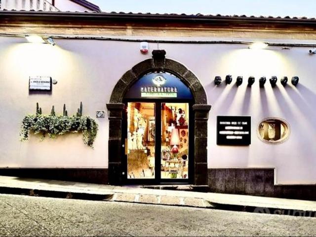 Cedesi avviata erboristeria nel centro di Nicolosi
