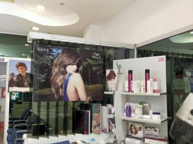 Cedesi Parrucchiere con cabina estetica Roma
