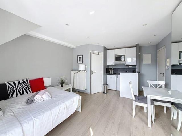 CEE/AMBIORIX NICE FURNISHED 2 BEB APT