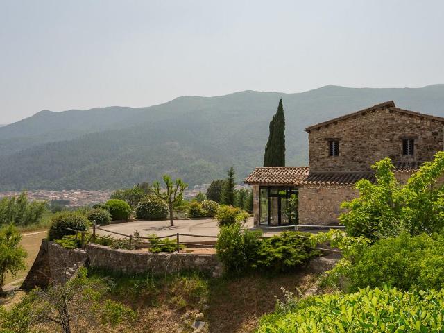 Ceigrup The On Estate: Esta extraordinaria masía medieval ca. 645m² Amer