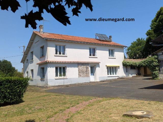 CELLES sur BELLE MAISON de 194 m² sur un terrain de 1910 m²