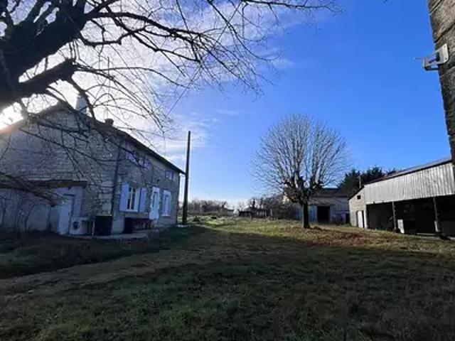 Cellettes 16230 Achat / Vente maison 5 pièces t5 terrasse parking