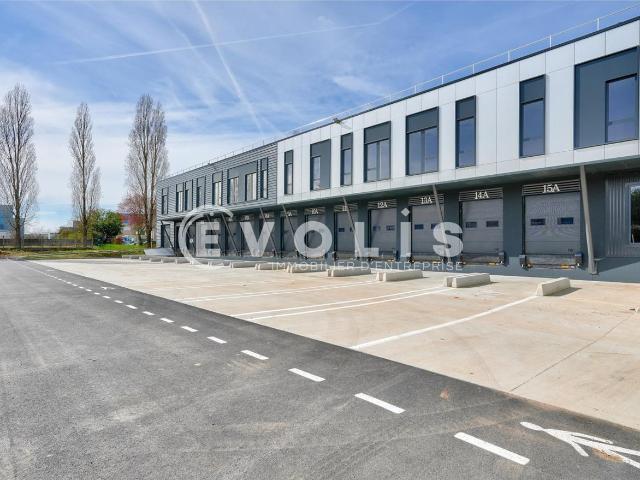 Cellule d'activité à louer Trappes Proche A12 et N10