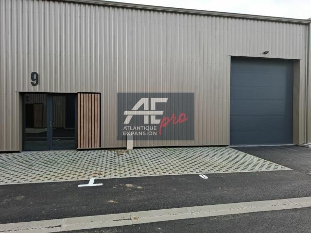 Cellule d'activité à louer Trignac Accès direct 4 voies Nantes Saint Nazaire