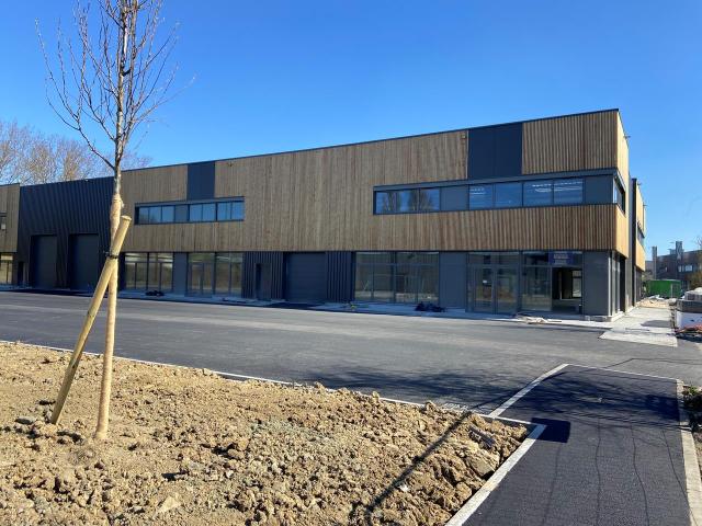 Cellules d'activité à vendre La Chapelle d'Armentières Accès A25
