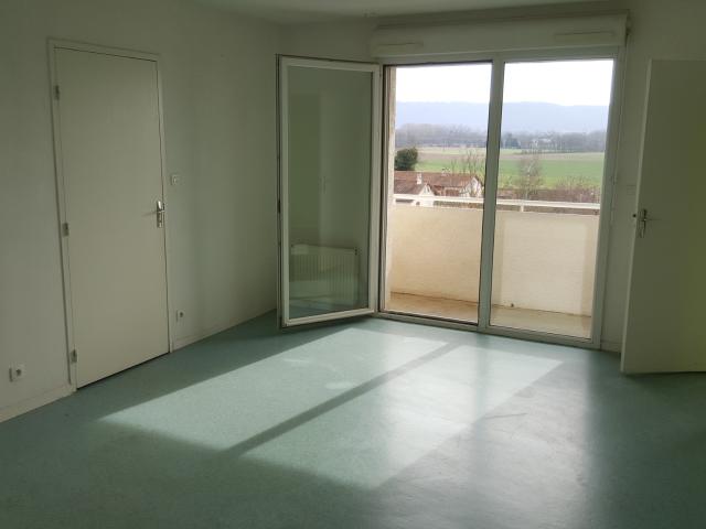 Certines Location Appartement 01