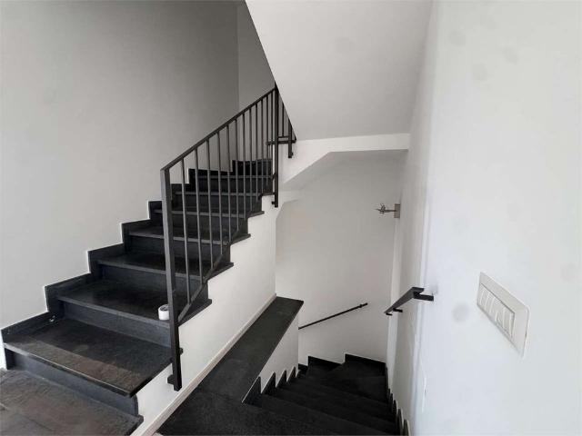 Cerza villa accorpata semi arredata 220mq