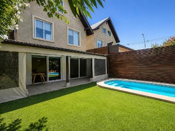 Cerca de todo, casa familiar en condominio | 5 dormitorios por 8950.00 en Peñalolén