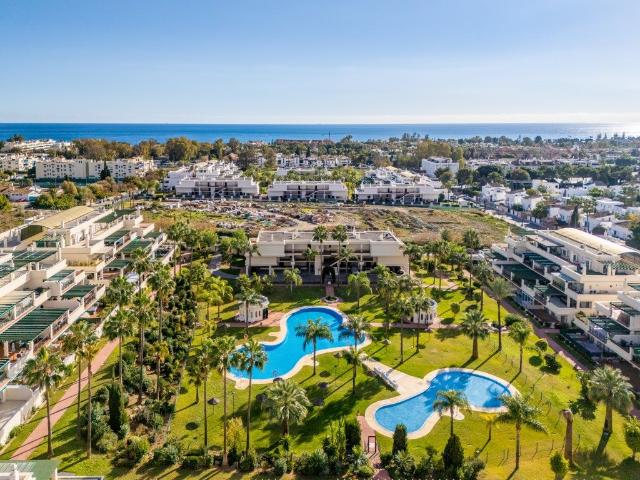 Cerca de Puerto Banus y a poca distancia a pie de las playas. 92m² Nueva Andalucia