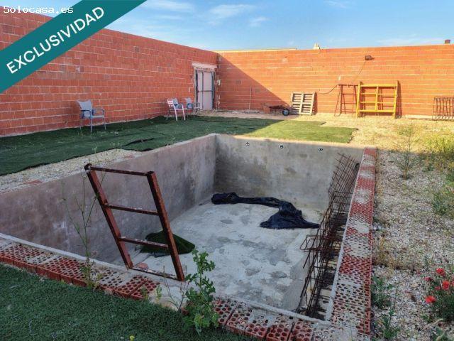 CERCADO CON PISCINA