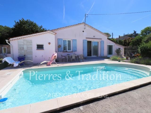 Céreste, maison de plain pied avec piscine proche commerces avec jardin