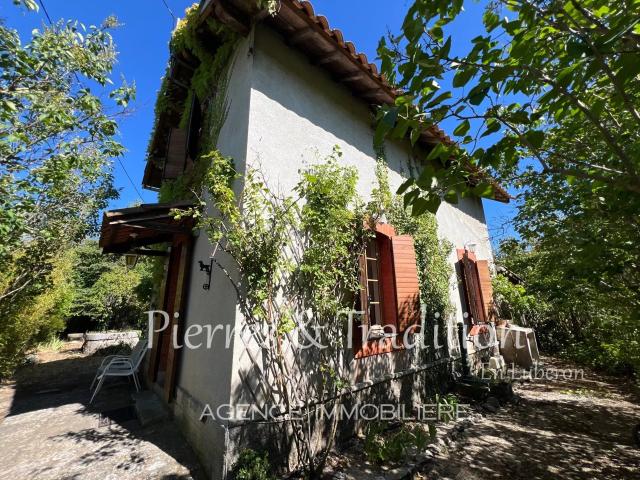 Céreste, Maison individuelle avec charme et son jardin proch. 82m² Céreste