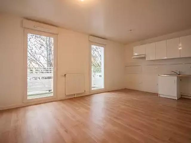 Cergy 95000 Location appartement 2 pièces t2 balcon