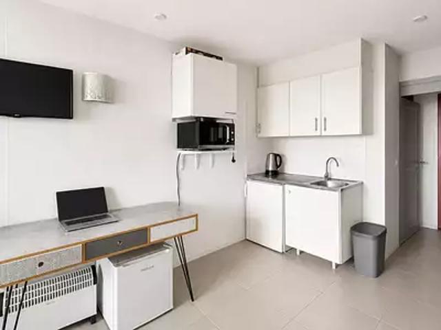 Cergy 95800 Achat / Vente appartement 1 pièce t1 au dernier étage piscine