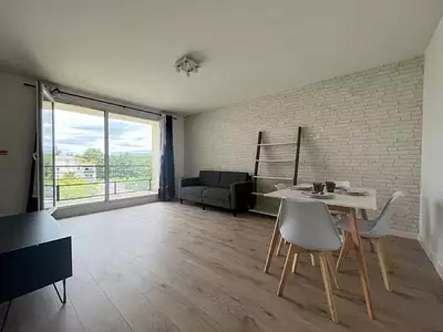 Cergy 95800 Location appartement 2 pièces t2