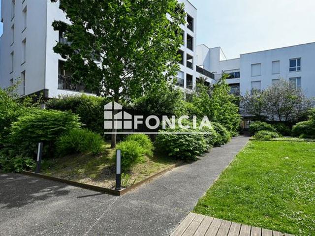 CERGY F5 AVEC TERRASE DE 76m2 ET 2 PLACE DE PARKING EN SOUS SOL
