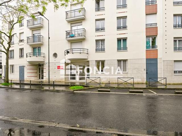 Cergy Le Haut proche gare et commerces F3 avec parking sous sol
