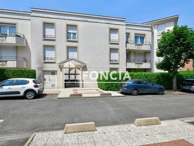Cergy saint christophe – grand f2 de 46 m² avec balcon et parking en sous sol