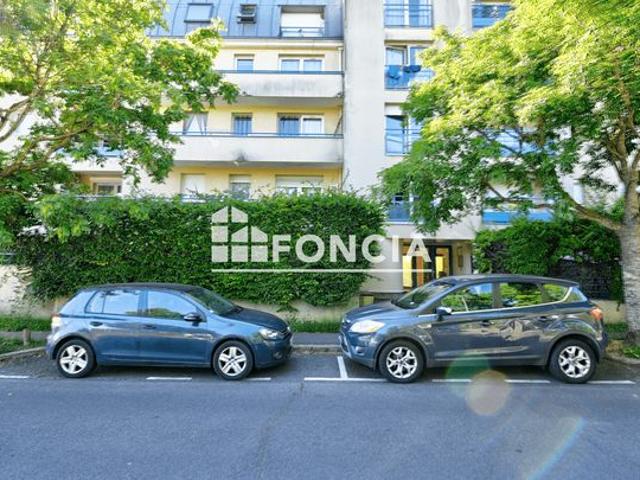 CERGY SPECIAL INVESTISSEUR, STUDIO LOUER, A 4 Mn DU RER A ET L, PARKING SOUS SOL