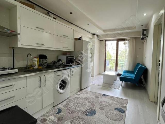Cerrahi Ve Üniversiteye Yürüme Mesafesinde Satılık 1+1 Apart
