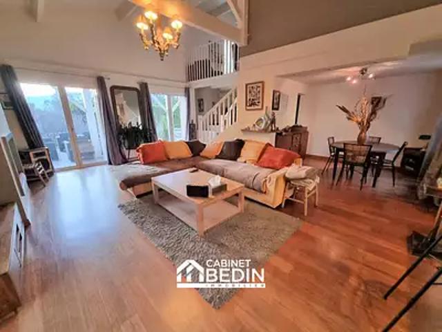 Cestas 33610 Achat / Vente maison 8 pièces t8 au dernier étage piscine