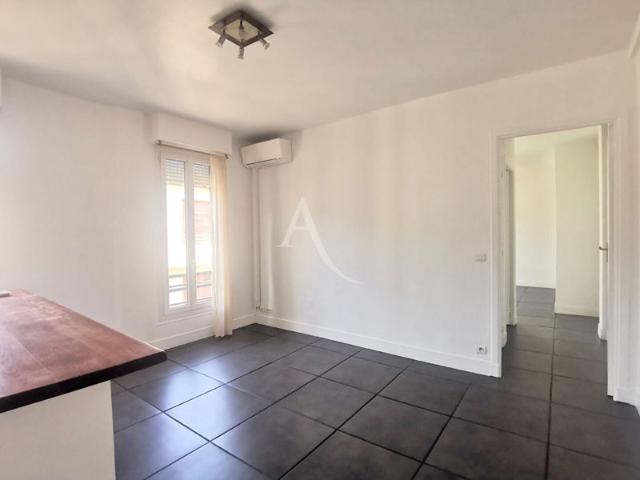 CESSOLE: APPARTEMENT 2 PIECES AU DERNIER ETAGE