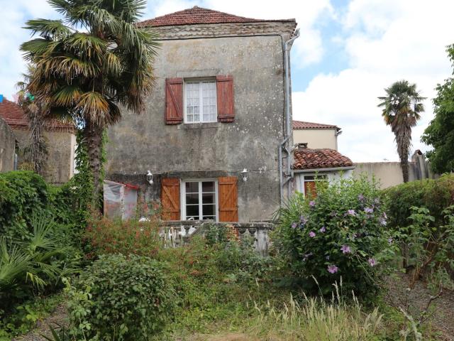Cette charmante propriété incarne parfaitement l’art de vivr. 110m² Castelnau Rivière Basse