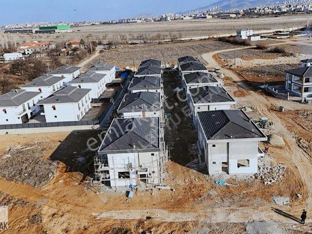 Cevatpaşa'da 155 Metrekare 20 Villalık Site İçerisinde Villa