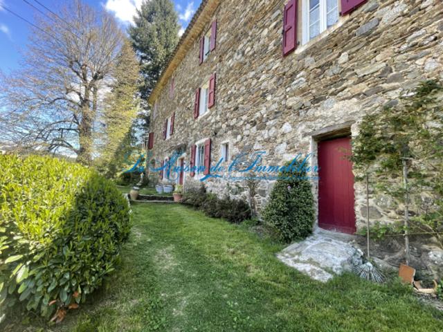 Cévennes, Très beau Mas de 16 pièces sur 32 hectares de terr