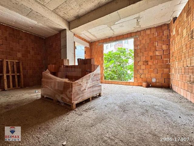 CEVİZLİ'DE KÖŞE BİNADA EKİM TESLİM SATILIK KULLANIŞLI 2+1 BALKONLU DAİRE