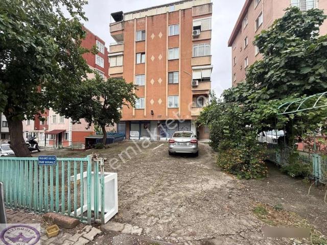 Cevizli Savaş Sokak Balkonlu Ferah Kombili 2+1 Daire