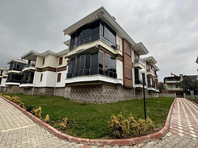 CEYAP GAYRİMENKULDEN ALTINOLUKDA HAVUZLU SİTEDE SATILIK 2+1DAİRE