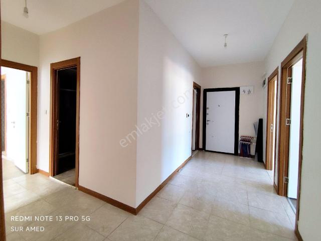 Ceylan Avm İle Memorial Hastanesi Arasında Kiralık 3+1 Giriş Kat Daire Taşkıran 4 Sitesi